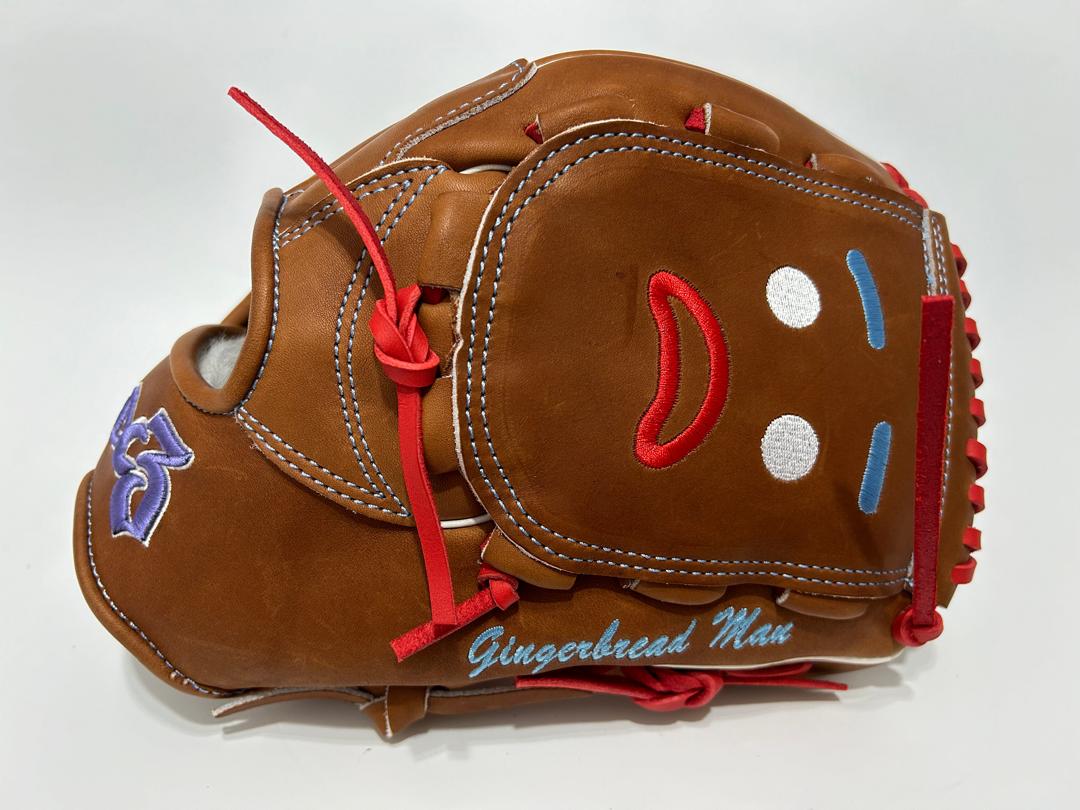 Gingerbread Man glove